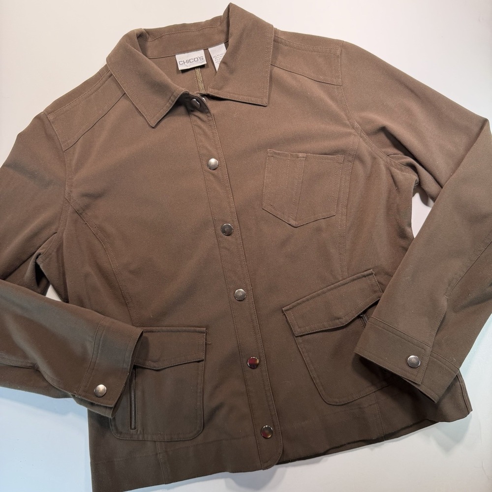 Chicos Size 1 Med Lightweight Brown Snap Front Jacket Pockets Classic